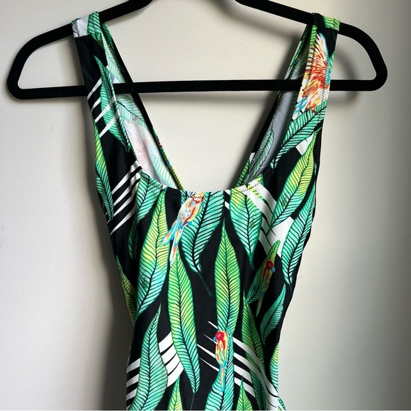 Cupshe Tropical One Piece Swimsuit - Size Small - Picture 7 of 10
